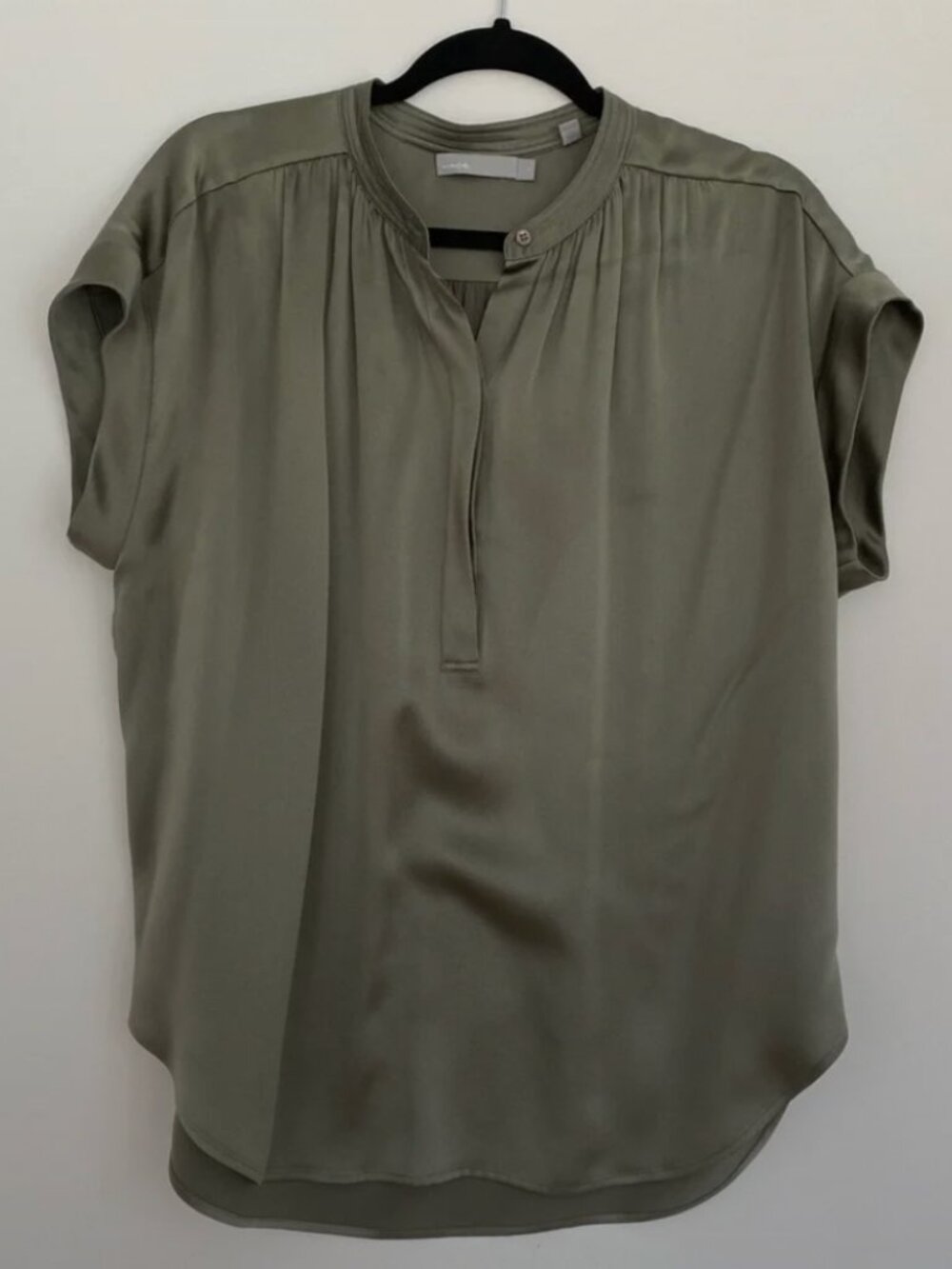 100% Silk Vince Gathered Cap-Sleeve Blouse Size Medium